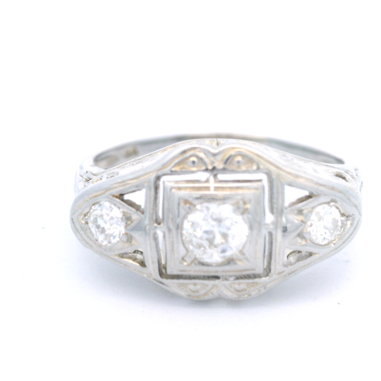 Vintage 3 Diamond Ring