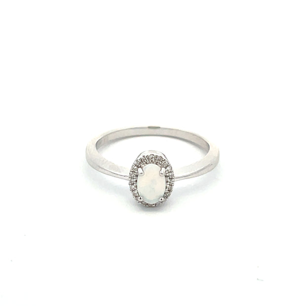 14 Karat Opal Fashion Ring