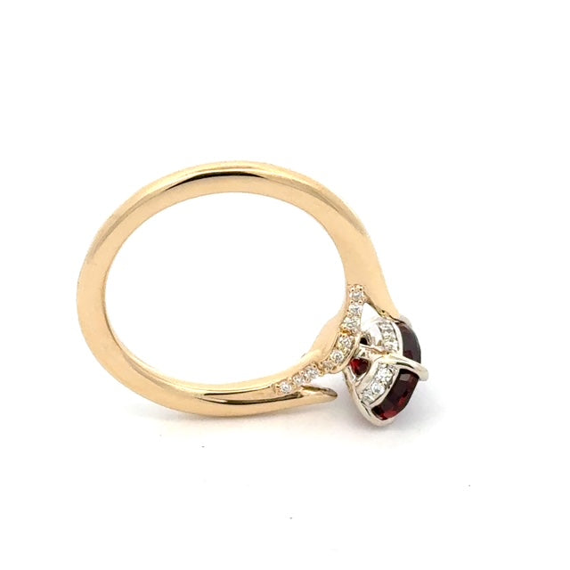 Garnet & Diamond Ring