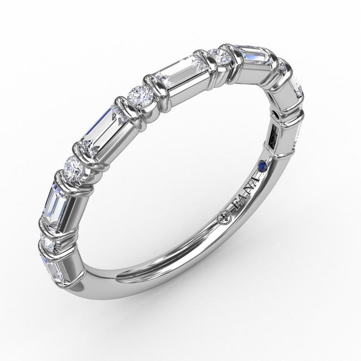 Alternating Baguette & Round Diamond Band