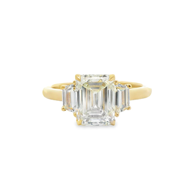 18 KT Yellow Gold 3 Stone Engagement Ring